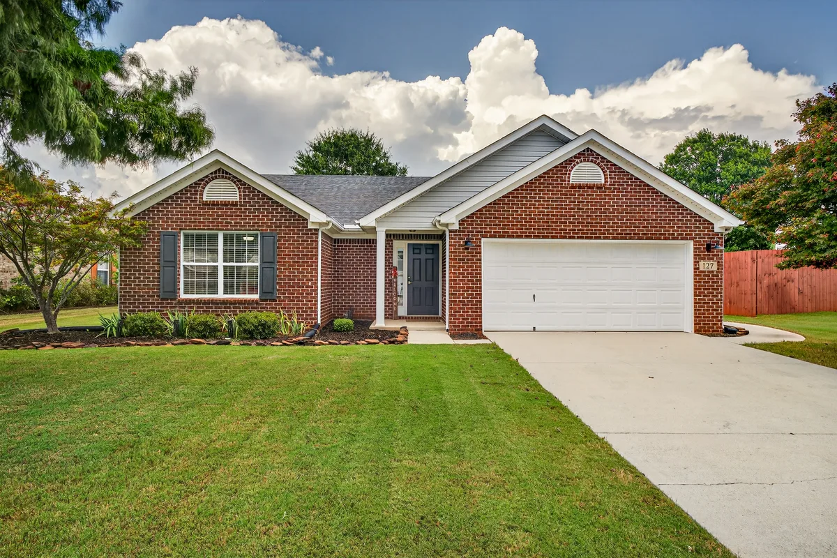 Brick home exterior in Meridianville, photographed by Real Tour 360