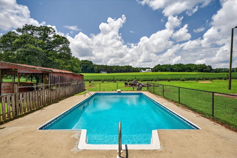 Pool and pasture real estate photography